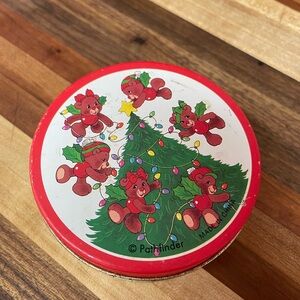 Vintage 1980’s Pathfinder Christmas Bear Tin Set. 7 coasters+ tin